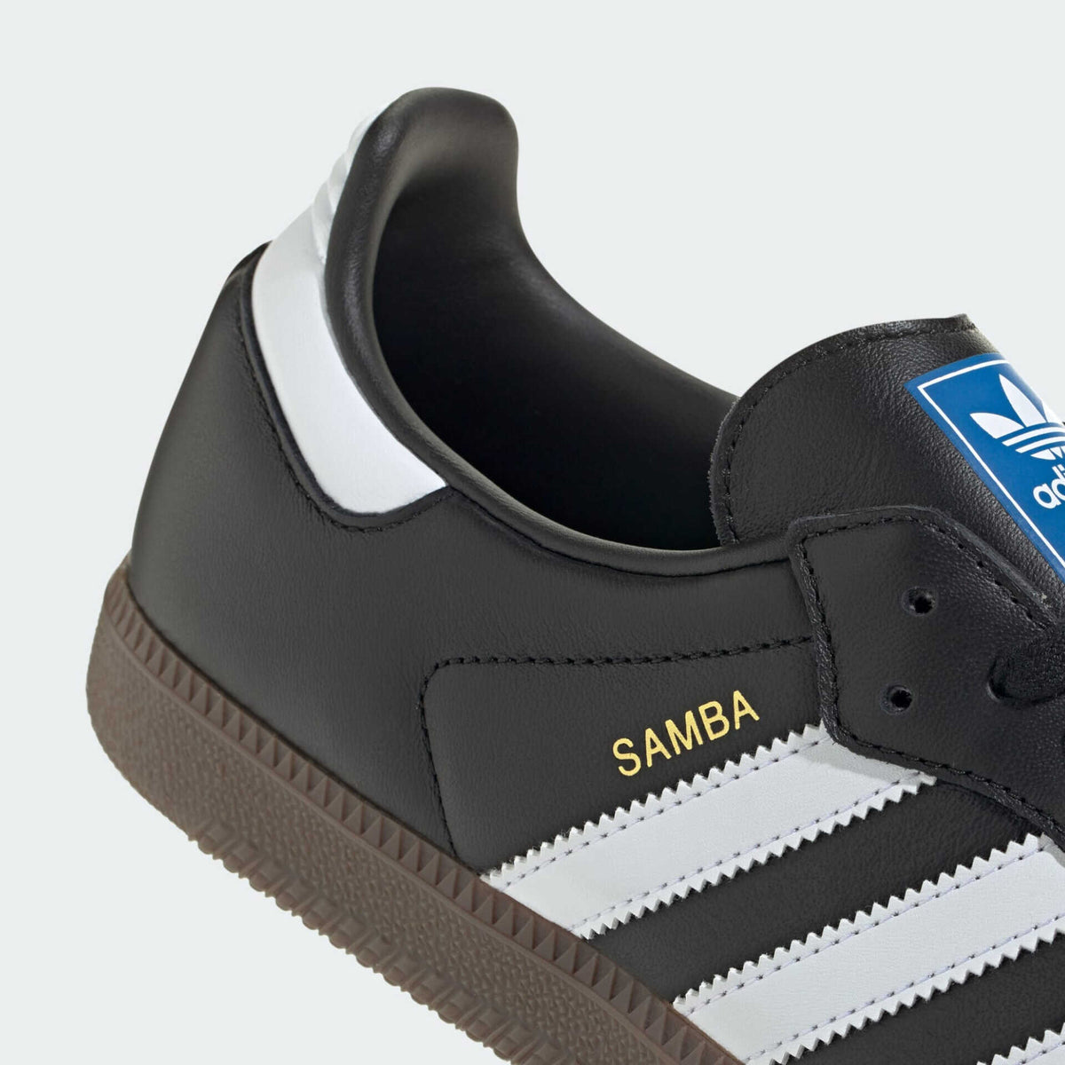 Casual Unisex (Black/Cloud White/Gum)