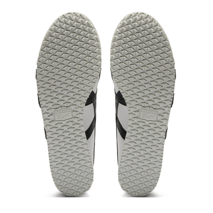 UNISEX SLIP ON (WHITE/BLACK)