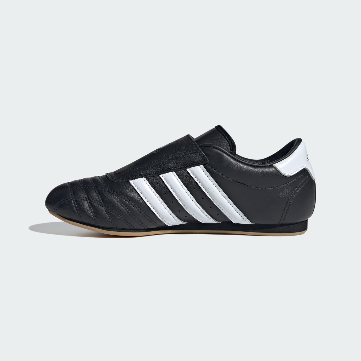 Casual Unisex (Core Black/cloud White/Gum)
