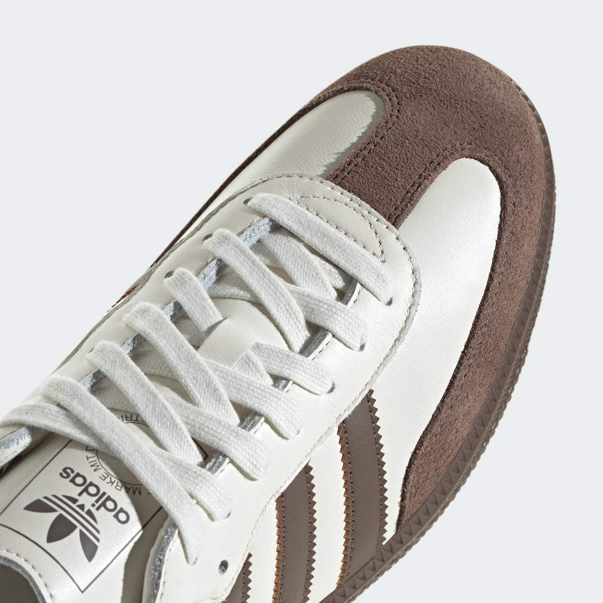 Casual Unisex 
(Off White/Earth Strata/Gum)