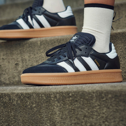 XLG Casual Unisex (Core Black/Cloud White/Gum)