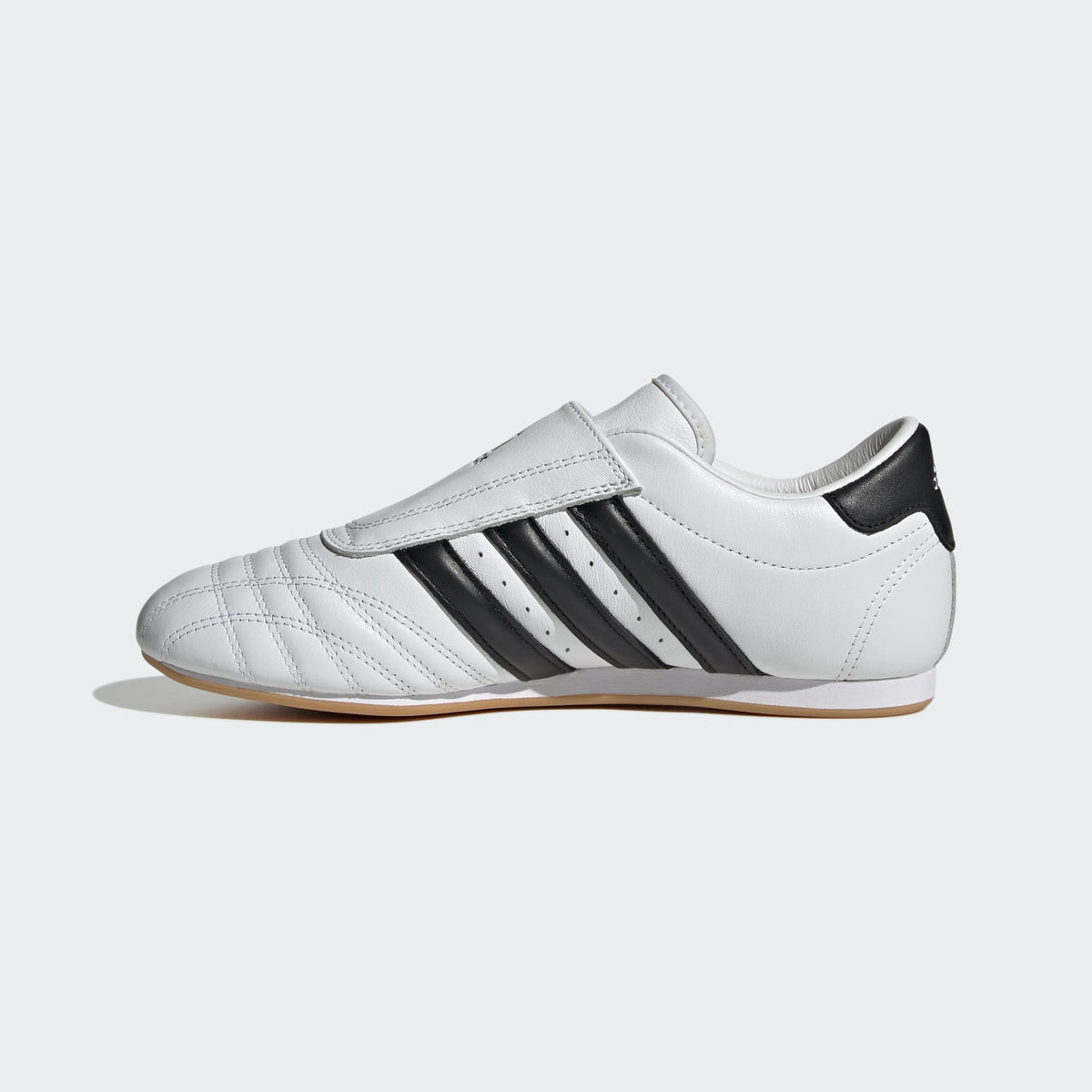 Casual Unisex (Cloud White/Core Black/Gum)