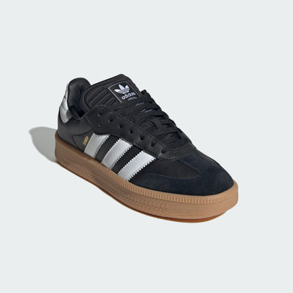 XLG Casual Unisex (Core Black/Cloud White/Gum)
