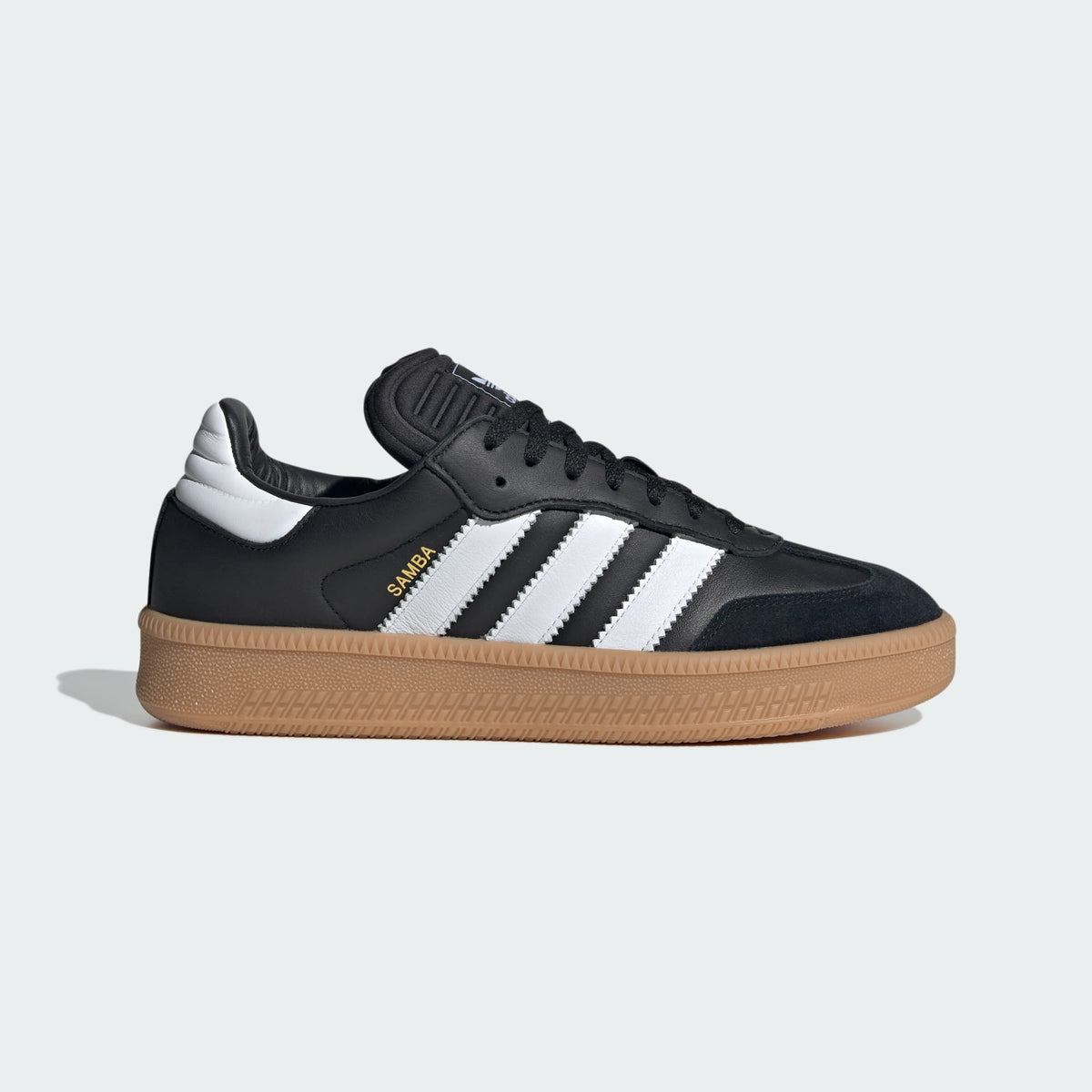 XLG Casual Unisex (Core Black/Cloud White/Gum)