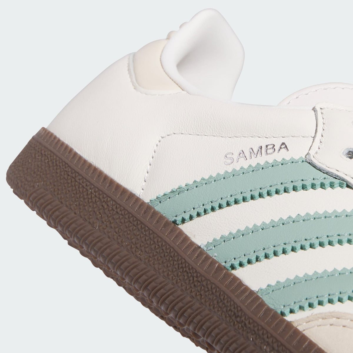 Casual Unisex 
(Cloud White/hazy Green/Wonder White)