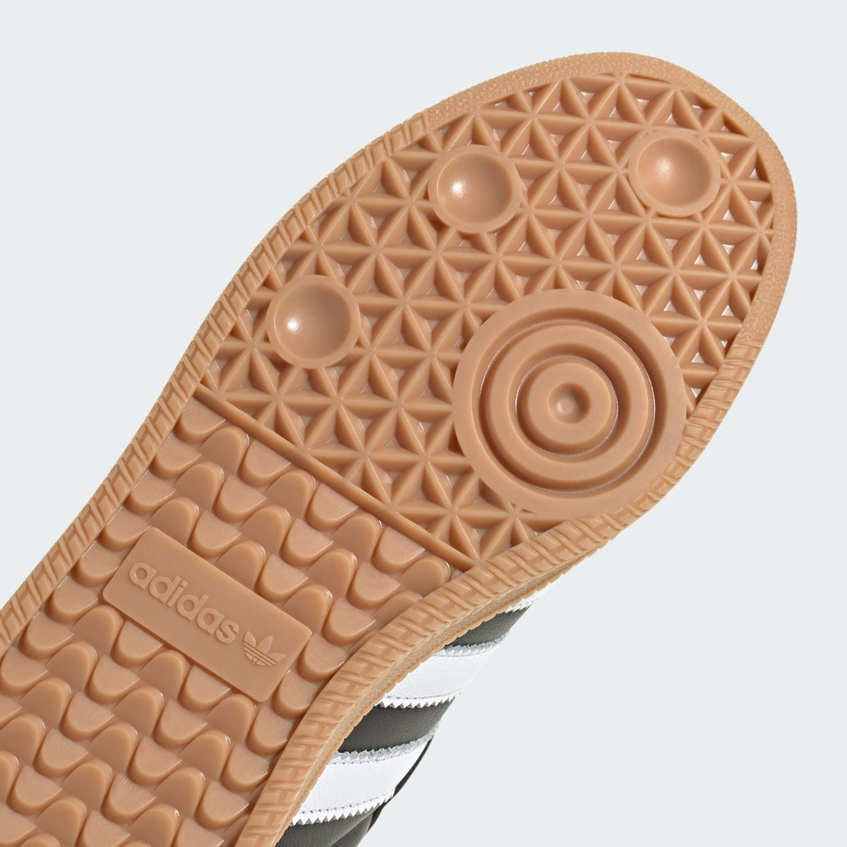 XLG Casual Unisex (Core Black/Cloud White/Gum)