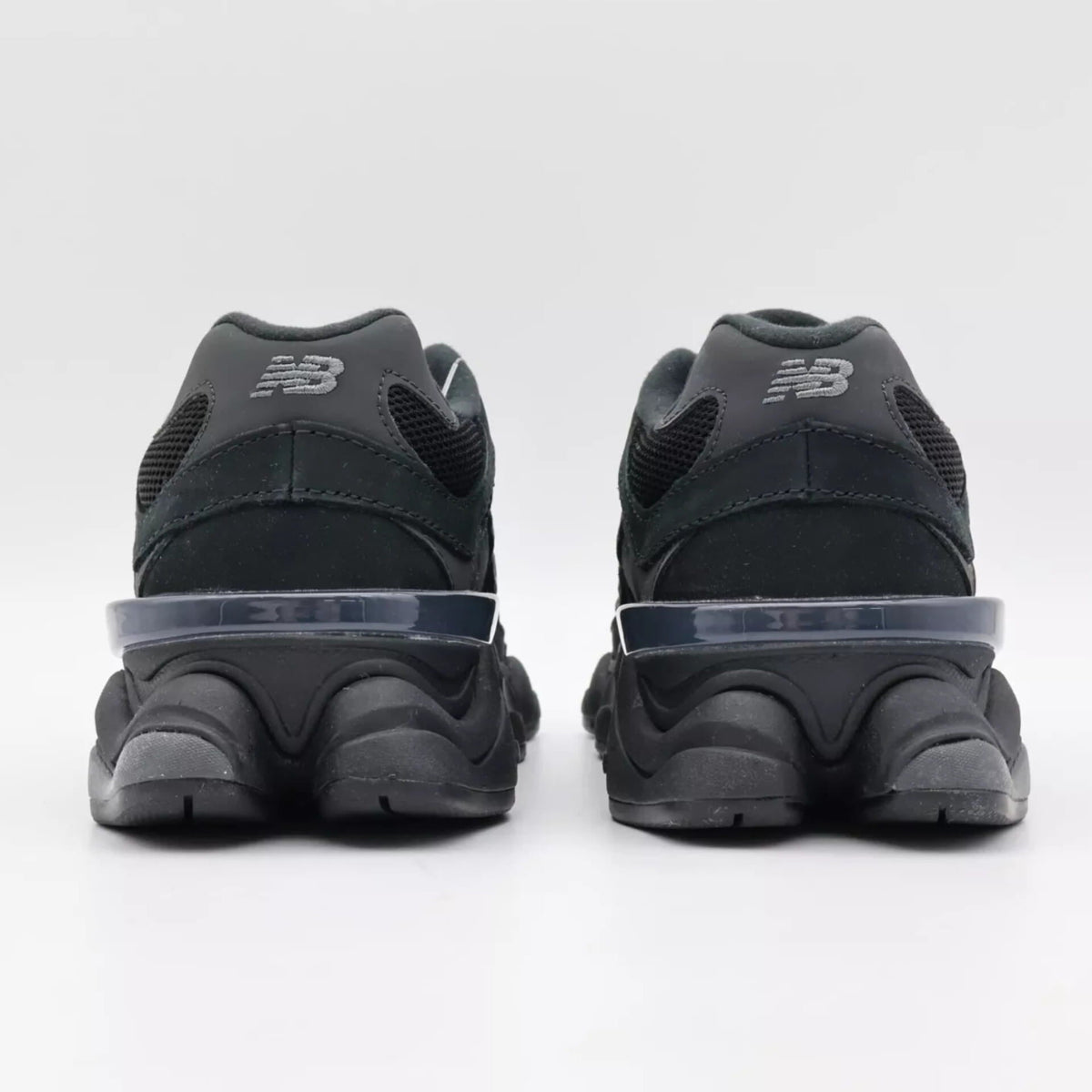 UNISEX (TRIPLE BLACK CEMENT)