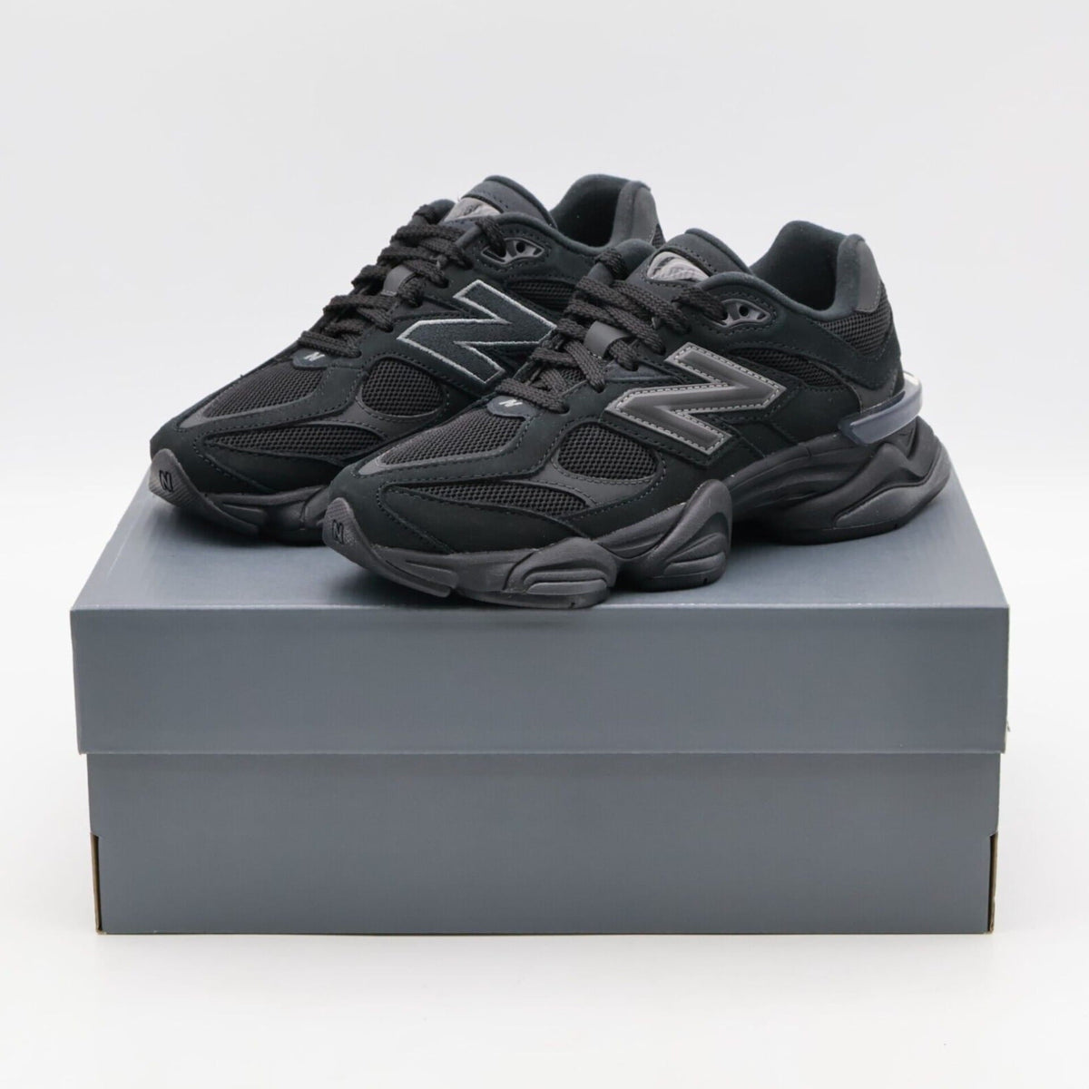 UNISEX (TRIPLE BLACK CEMENT)