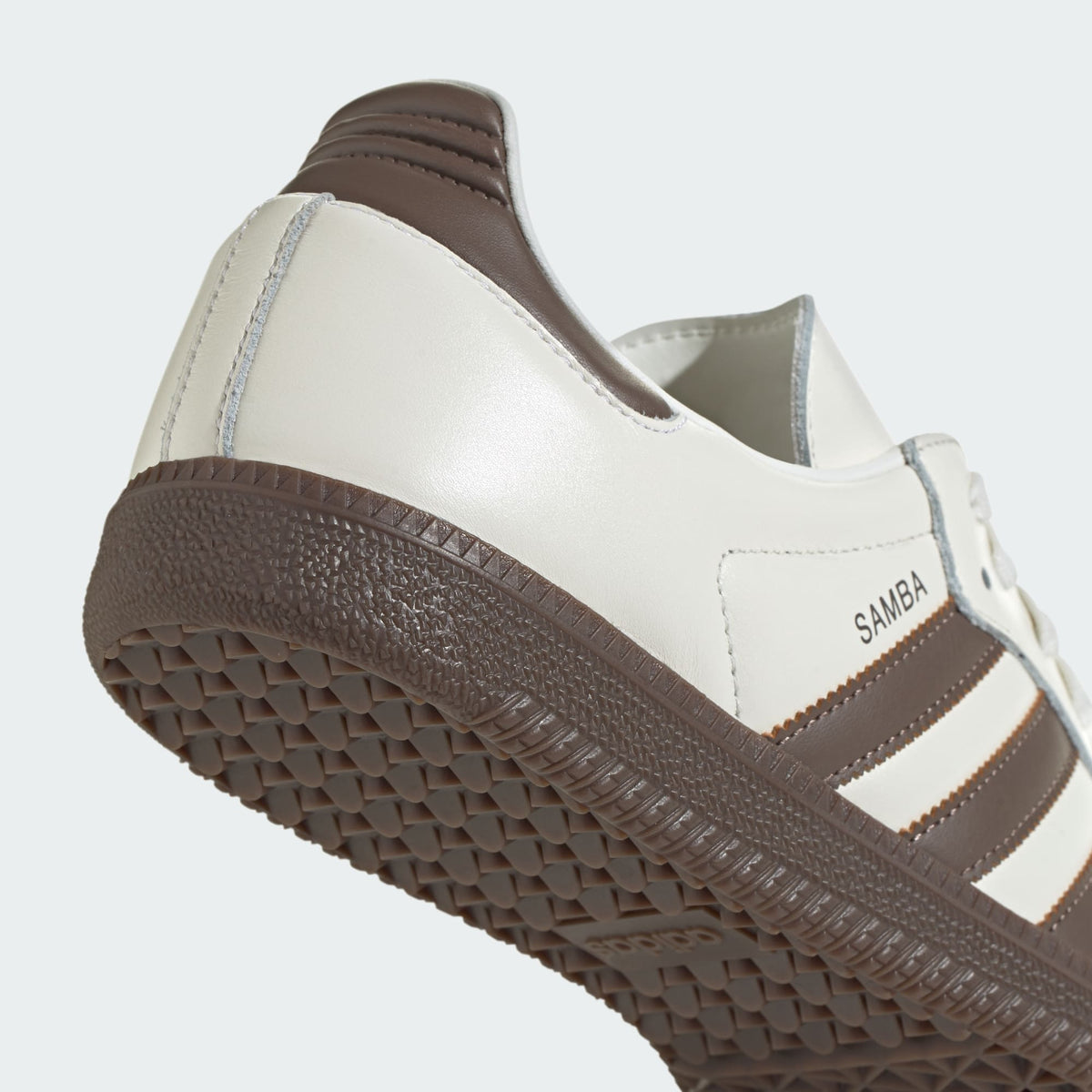 Casual Unisex 
(Off White/Earth Strata/Gum)