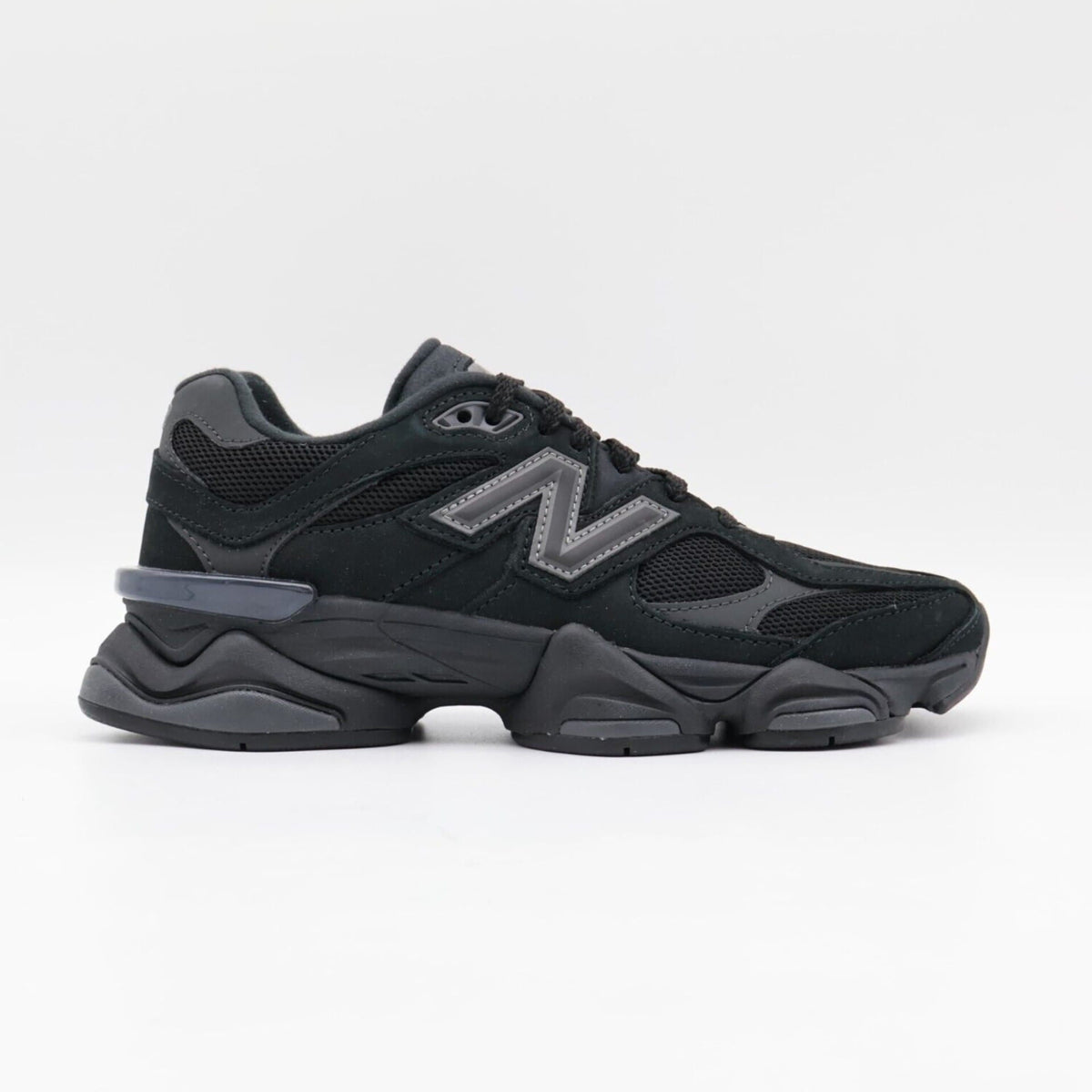 UNISEX (TRIPLE BLACK CEMENT)