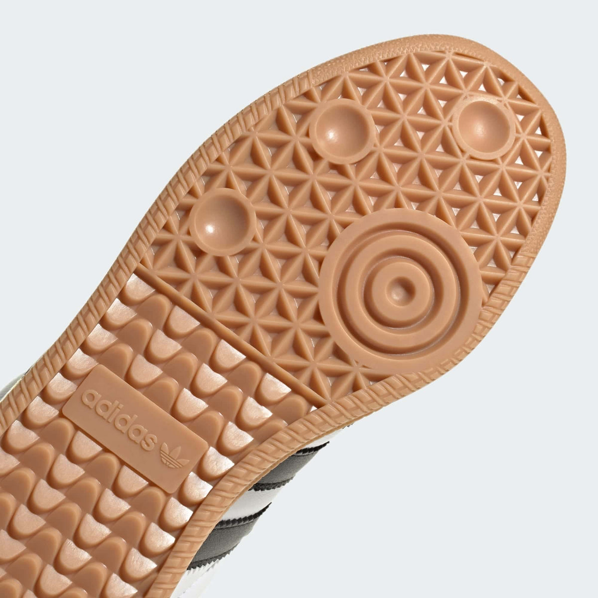 XLG Casual Unisex (Cloud White/Core Black/Gum)
